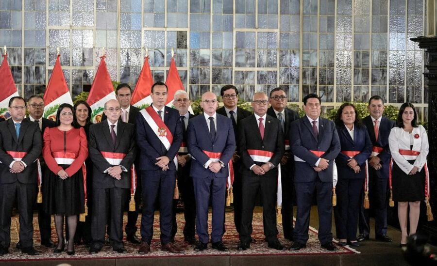 No se necesita un dictador para acabar con una democracia